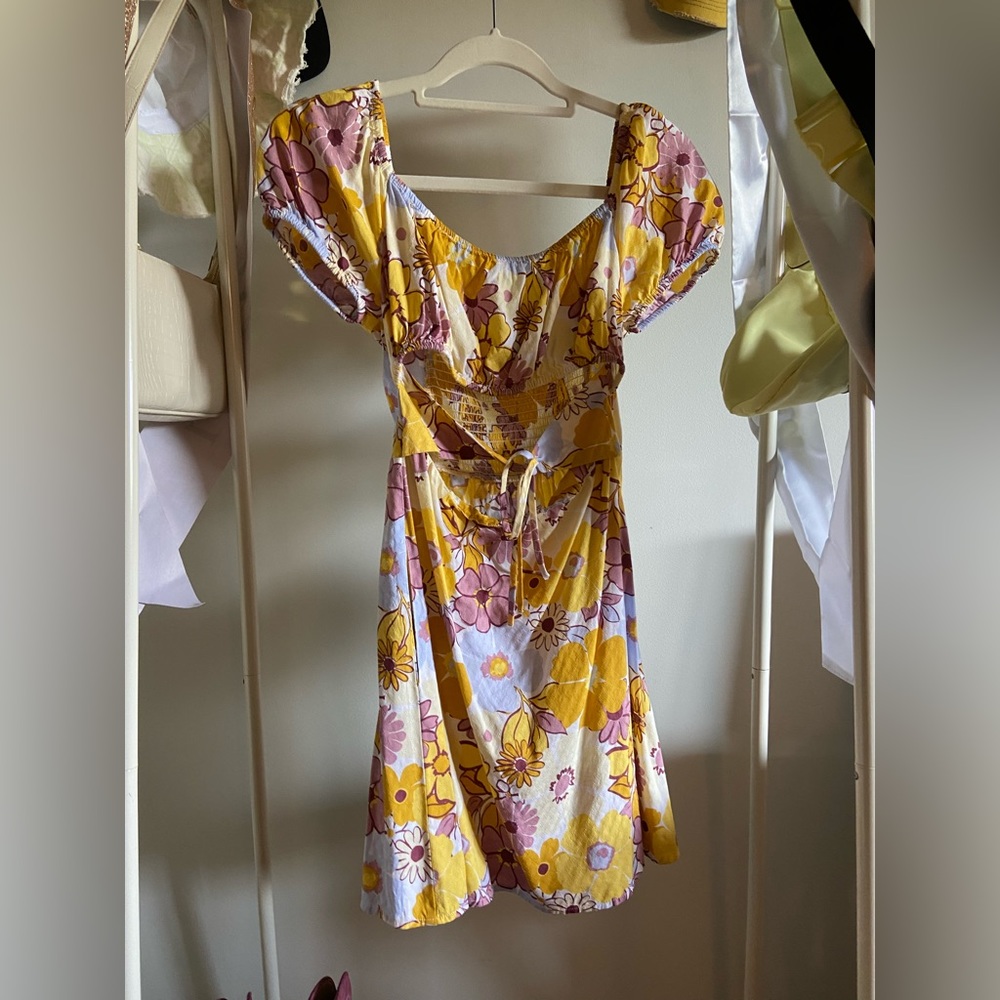 Super cute Target dress!!! (Never worn)